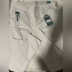 Brand new white distressed skinny jeans